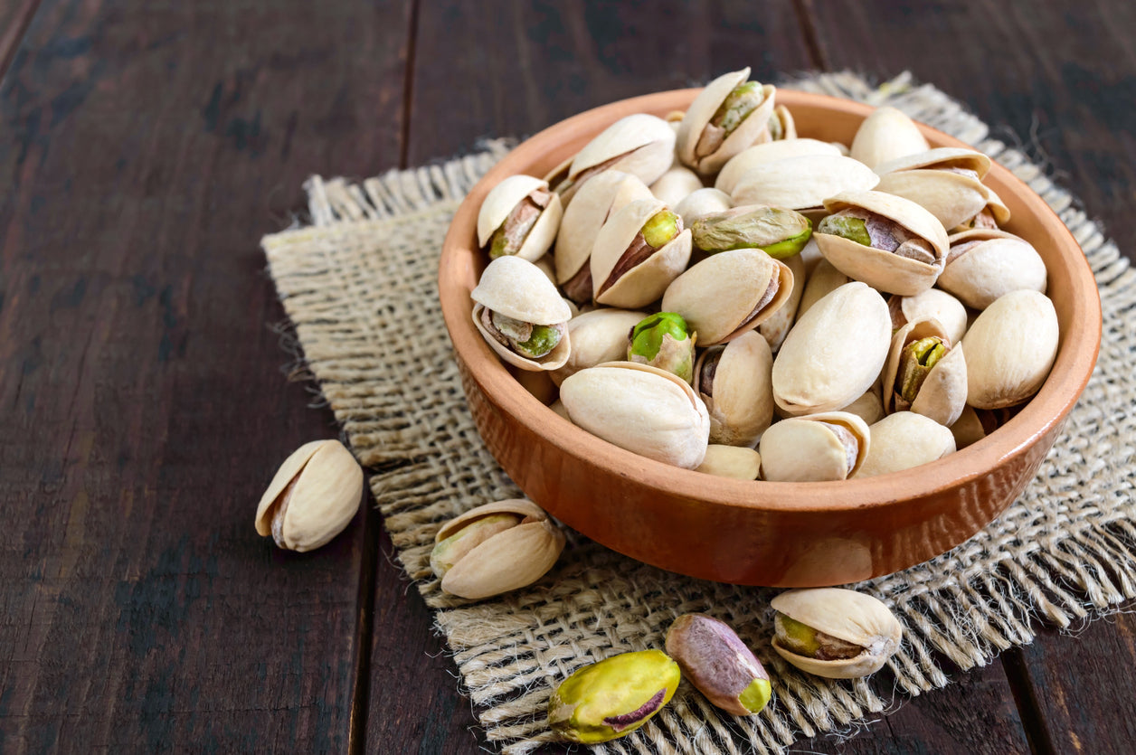 4 evidence-based health benefits of eating pistachios